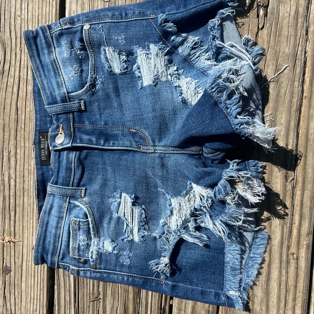Judy Blue Mid-Blue Denim Shorts - Small